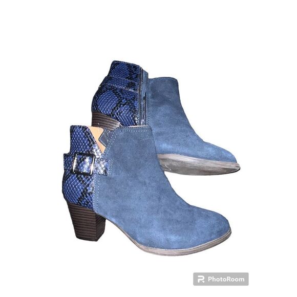 ✨Vionic Naomi Women's Suede Snake-Print Water-Resistant Boots✨ - Picture 1 of 7
